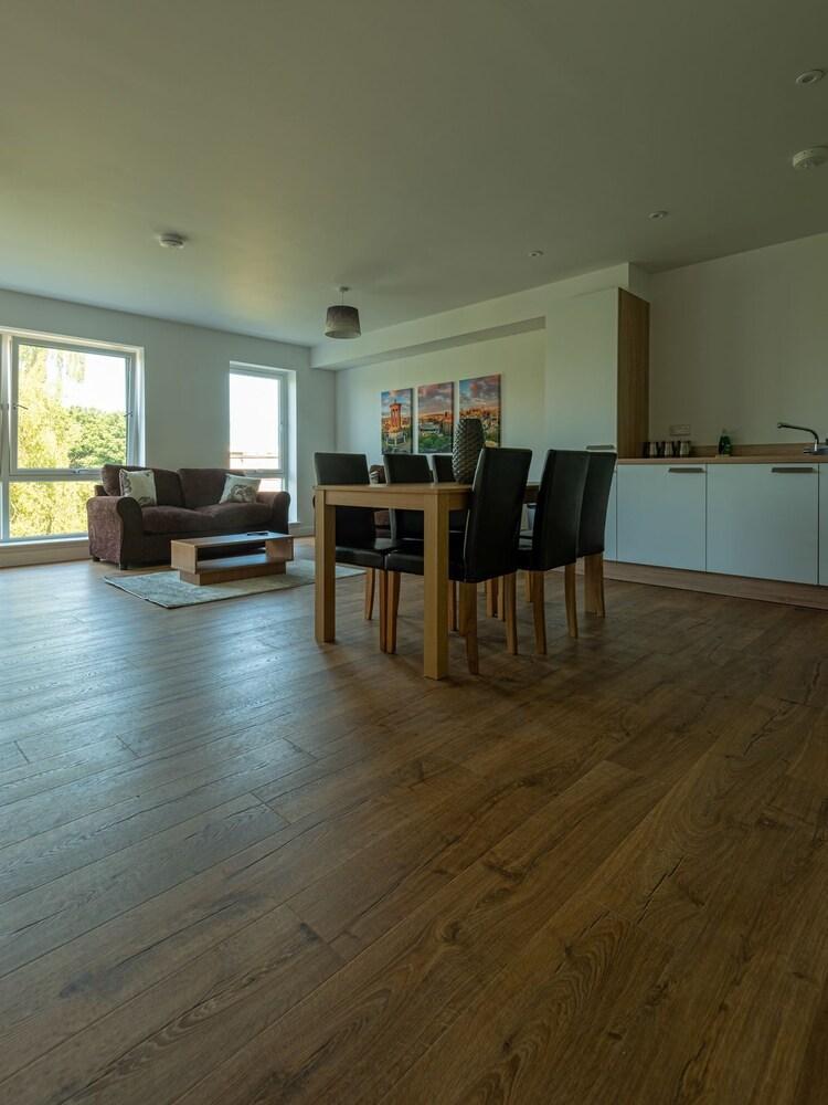 Roomy Comfortable Apartment