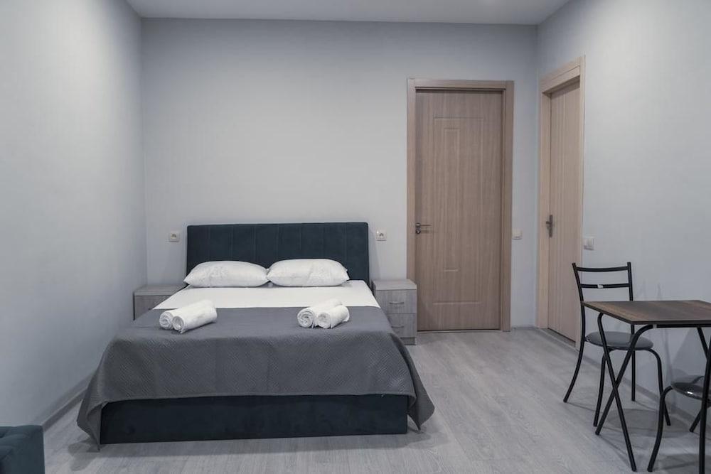 Avlabari Terrace Rooms