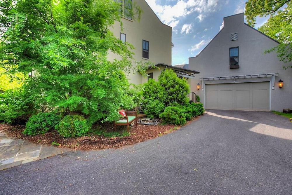 Historic Rugby Walk to All Things UVA