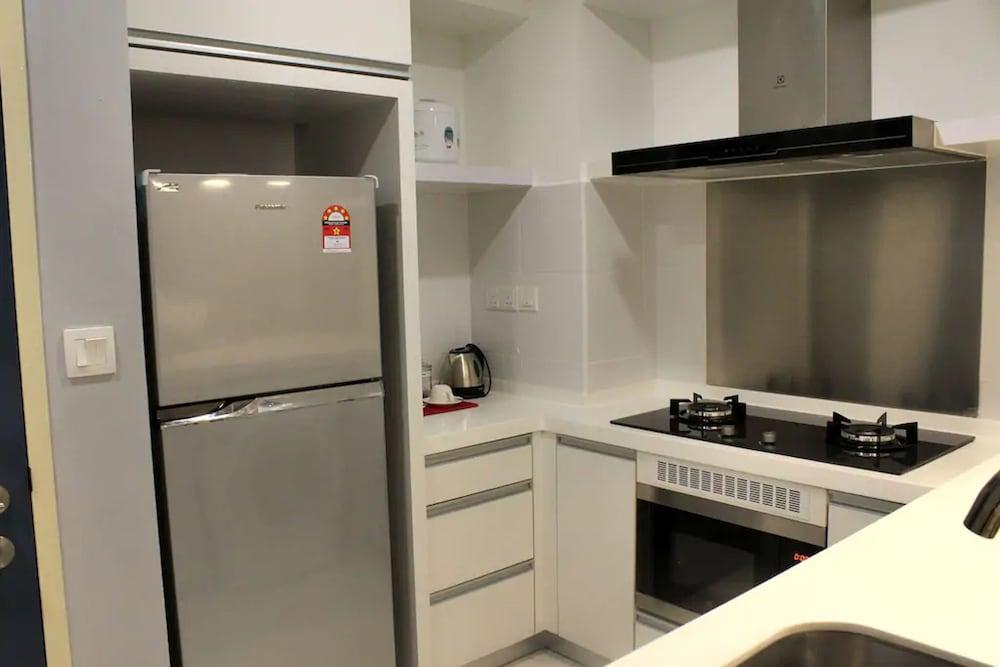 Comfy Home at Sutera Avenue