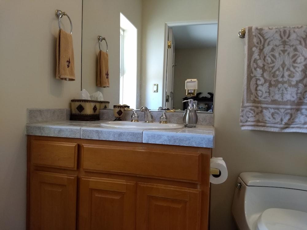 Sunshine Mountain Bed and Breakfast