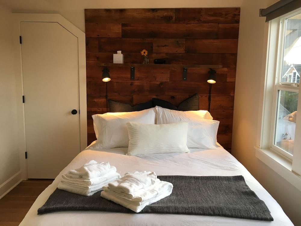 The Alberta Petite Hotel