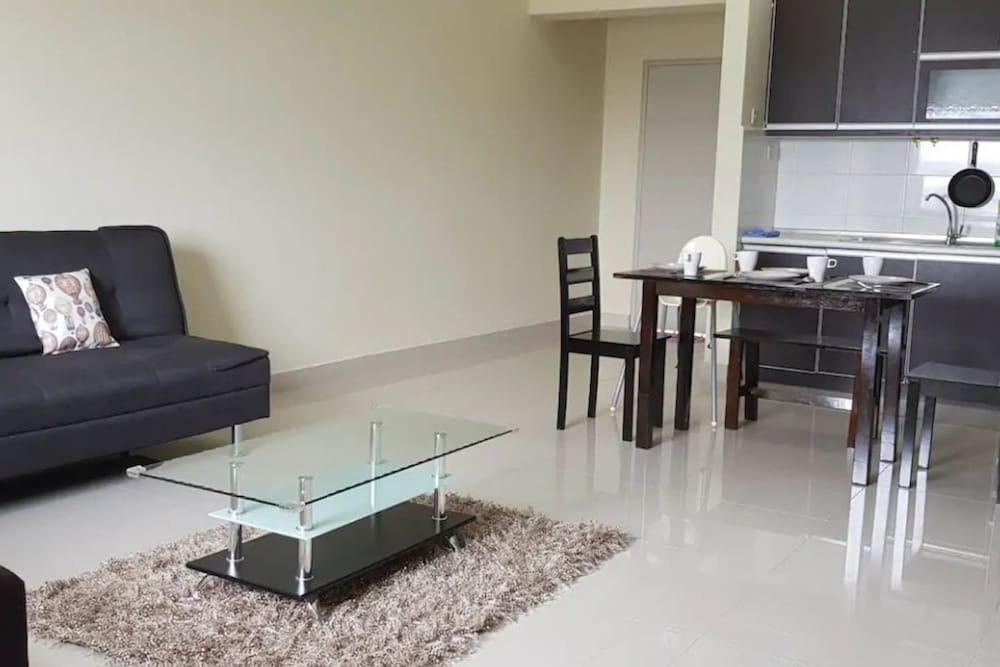 Setia Walk R2 Block by SYNC