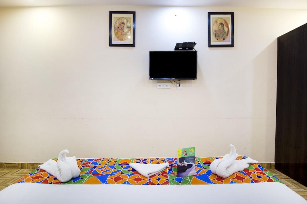 FabHotel Deepak Residency