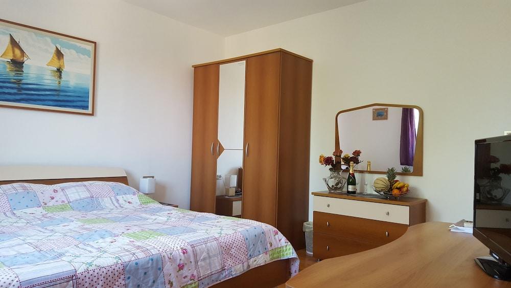 Apartment & Rooms Graciela