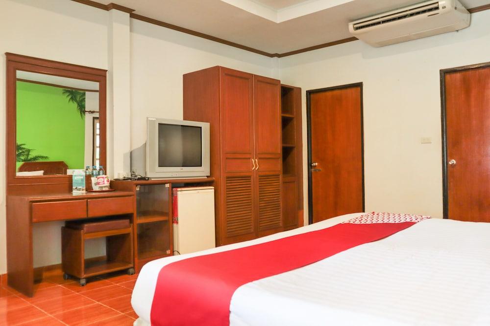 Lanta​ Village​ Resort