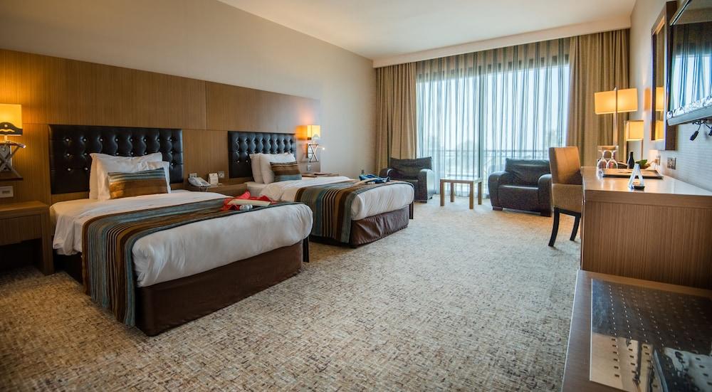 Korineum Golf & Beach Resort