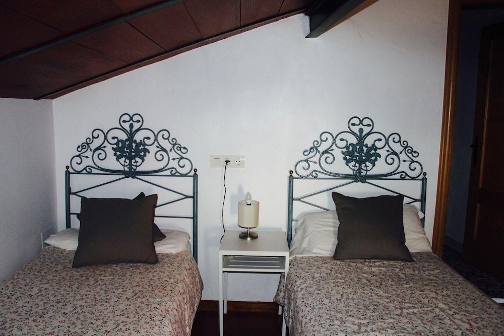 Hostel El Lago Caceres