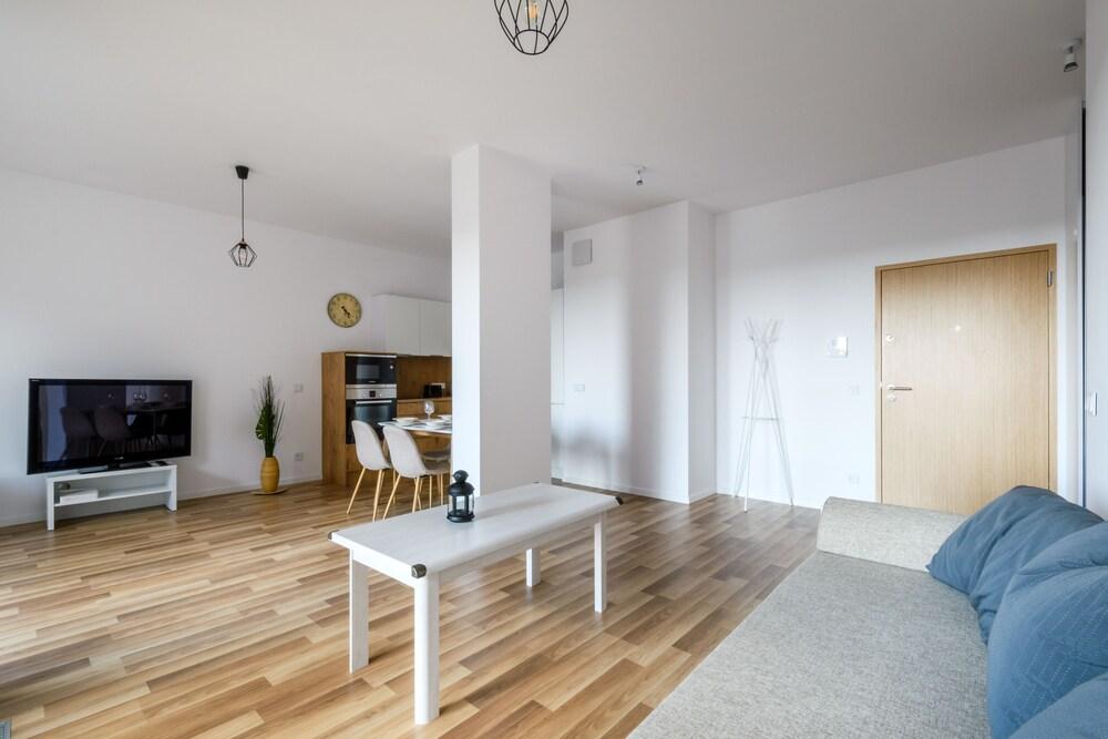 P&O Apartments Kolejowa 1