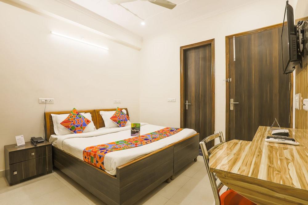 FabExpress Star Guest House