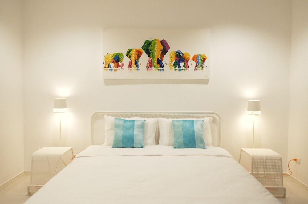 Kamala Regent by Lofty