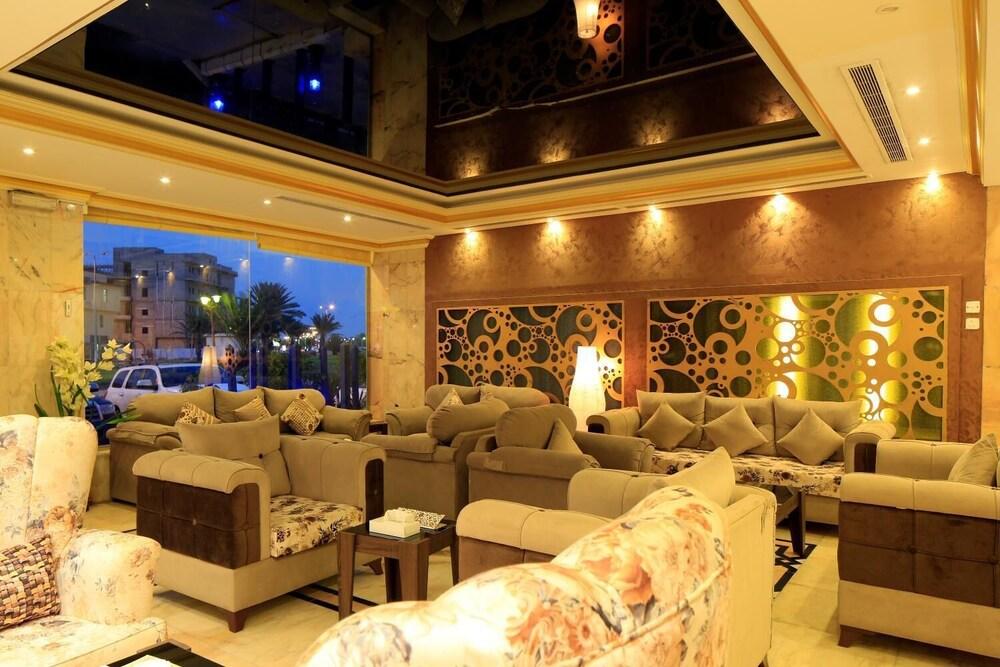 SEASONS APARTMENTS سيزونز للشقق المخدومة