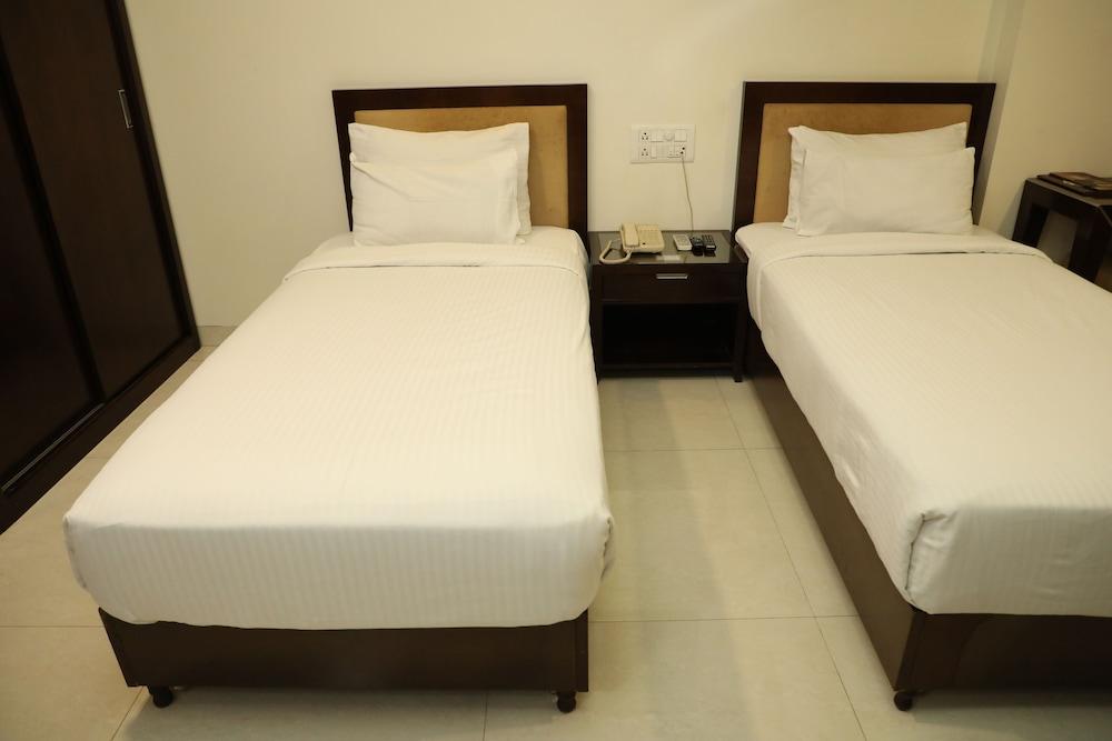 Hotel Anantha Executive Suites