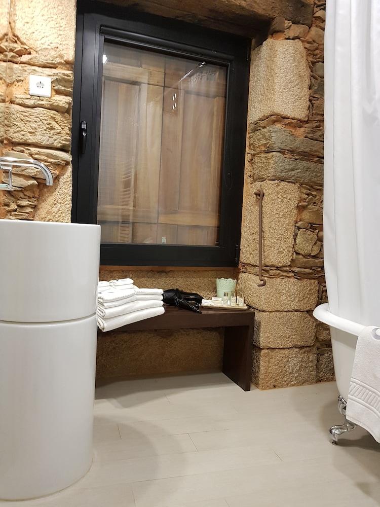 Casa de Baixo - Petit Hotel