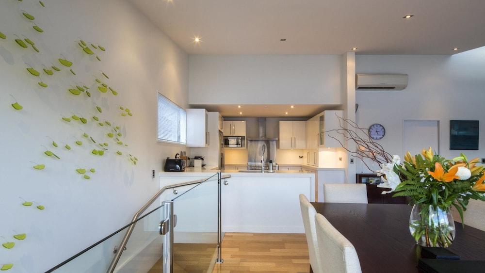 Mountain & Lake Views