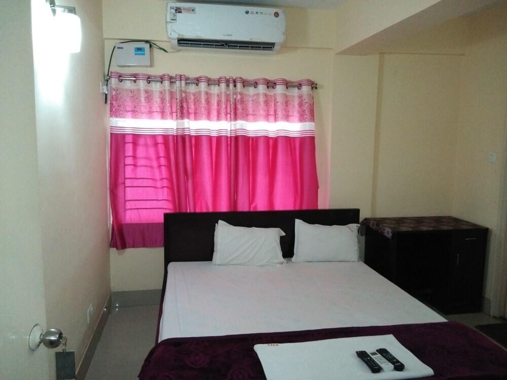 The Salvation Army Red  Shield Guest House - Hostel