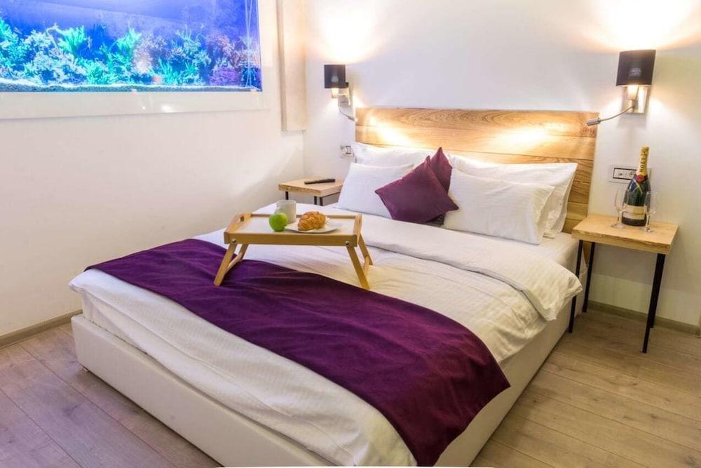 Royal Gold Apartments