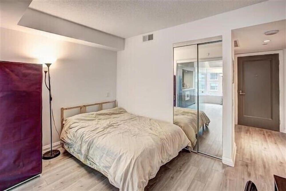 AMAZING SUITES IN YORKVILLE