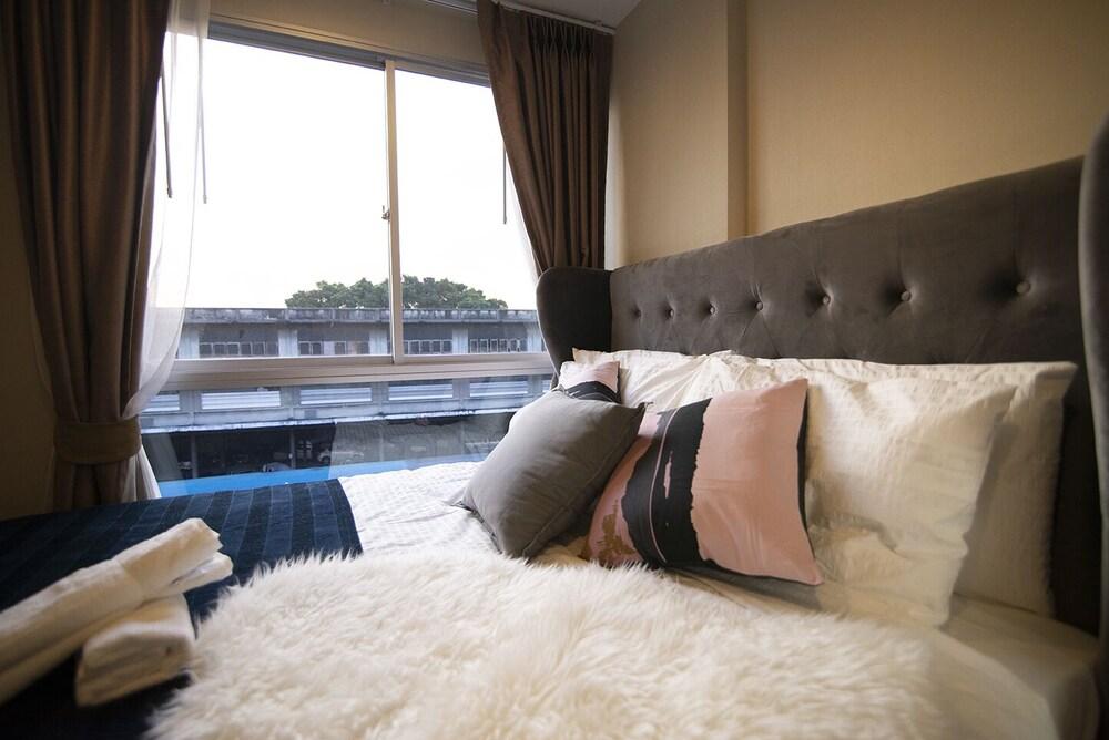 Near BK University Quiet Condo in Rama4 bkb130