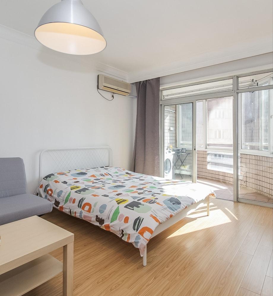 iFamily Apartment Hongfeng Branch