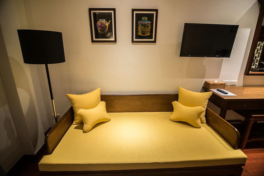 Woo Gallery and Boutique Hotel