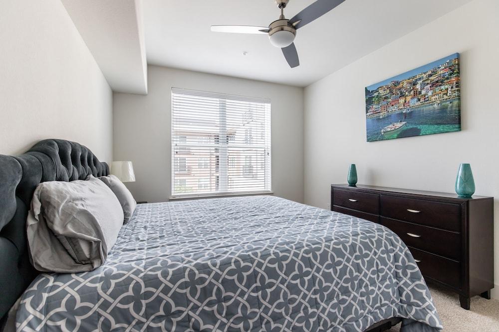 Urbanlights at Legacy West