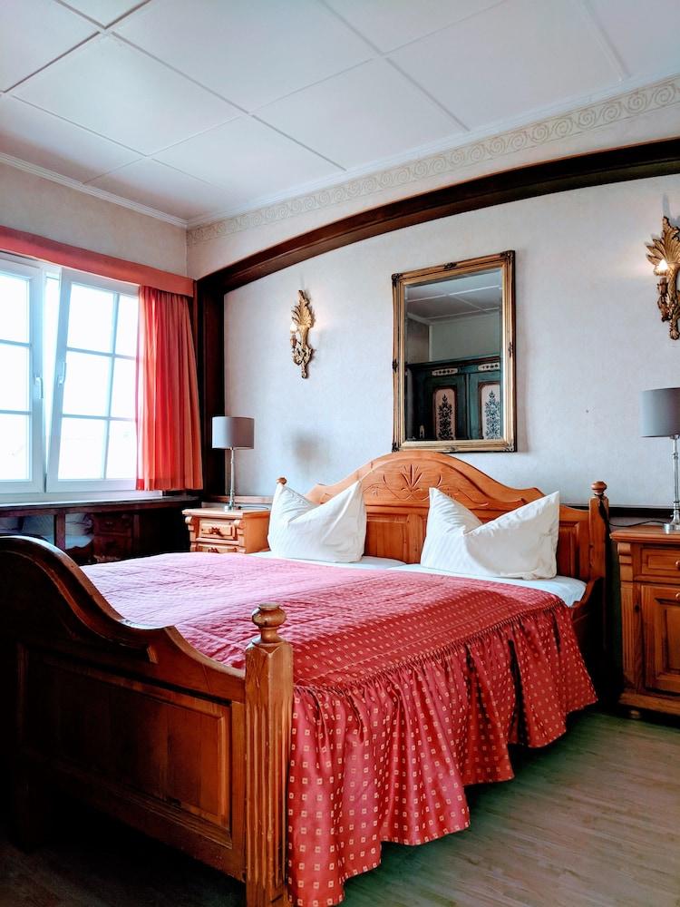 Apartmenthaus am Rhein