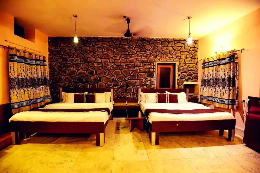 Eminence - Palm Residency