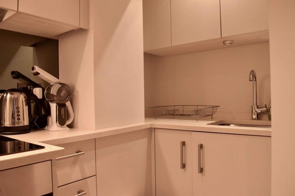 2 Bedroom Property Near Hyde Park