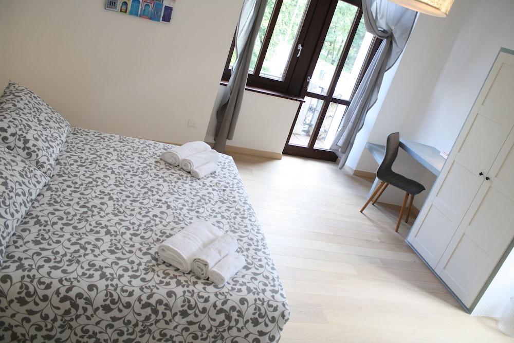 Casa Mia - NO Reception