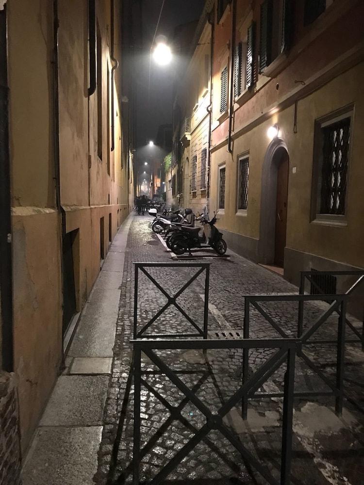 Studio Hosts 2 Via Dè Ruini - Flat in Bo