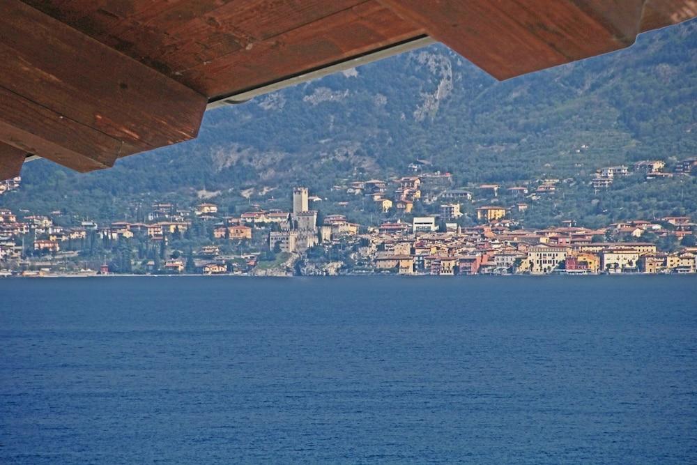 Holideal Campione Bed & Surf