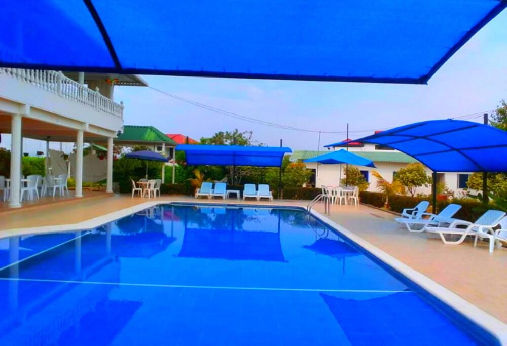 Finca Con Piscina Privada En Melgar