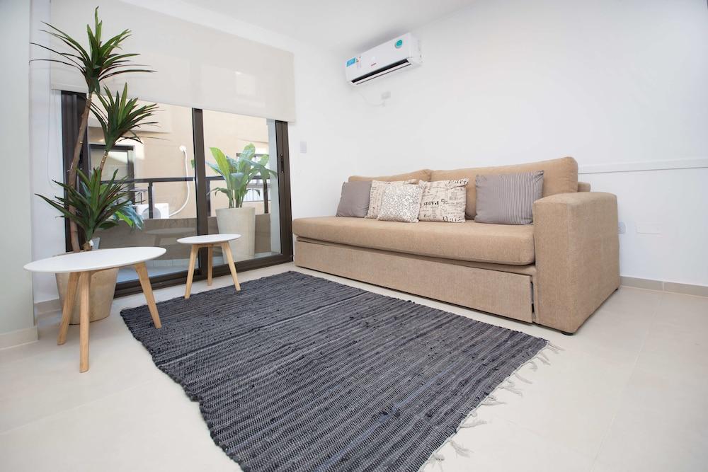 Rent San José de Calasanz 85W