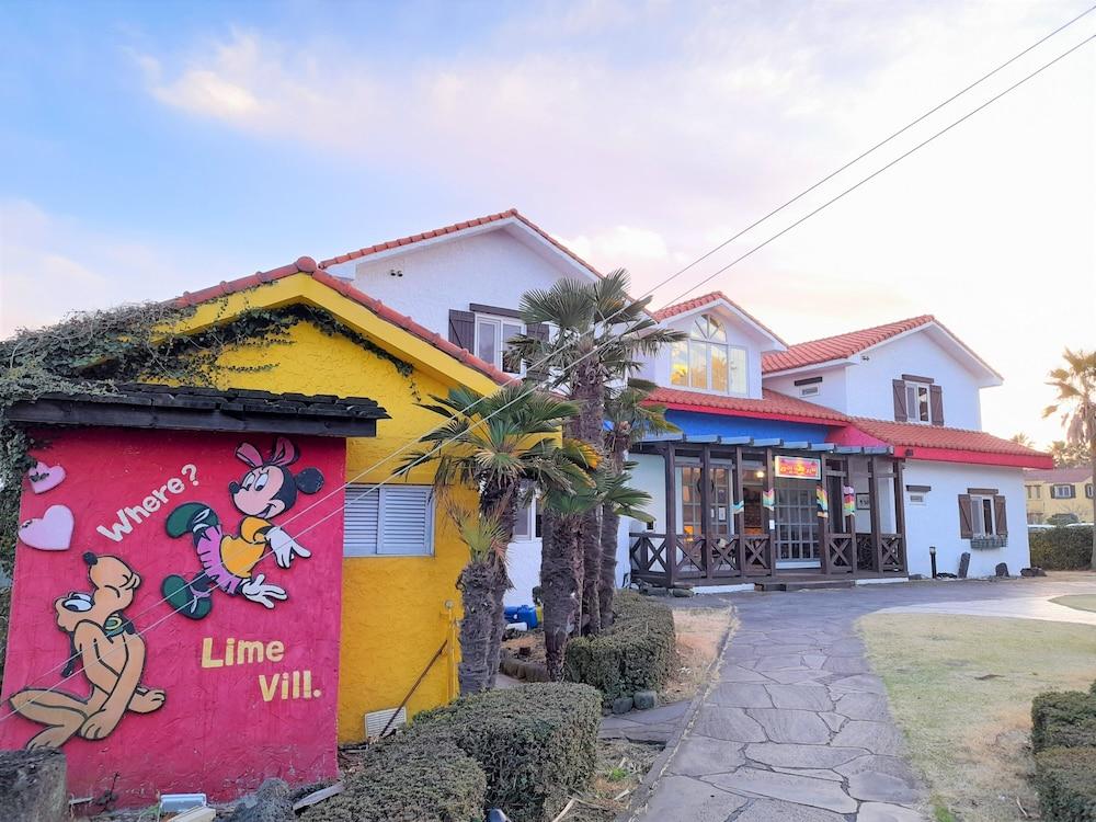 Lime Orange Vill Pension