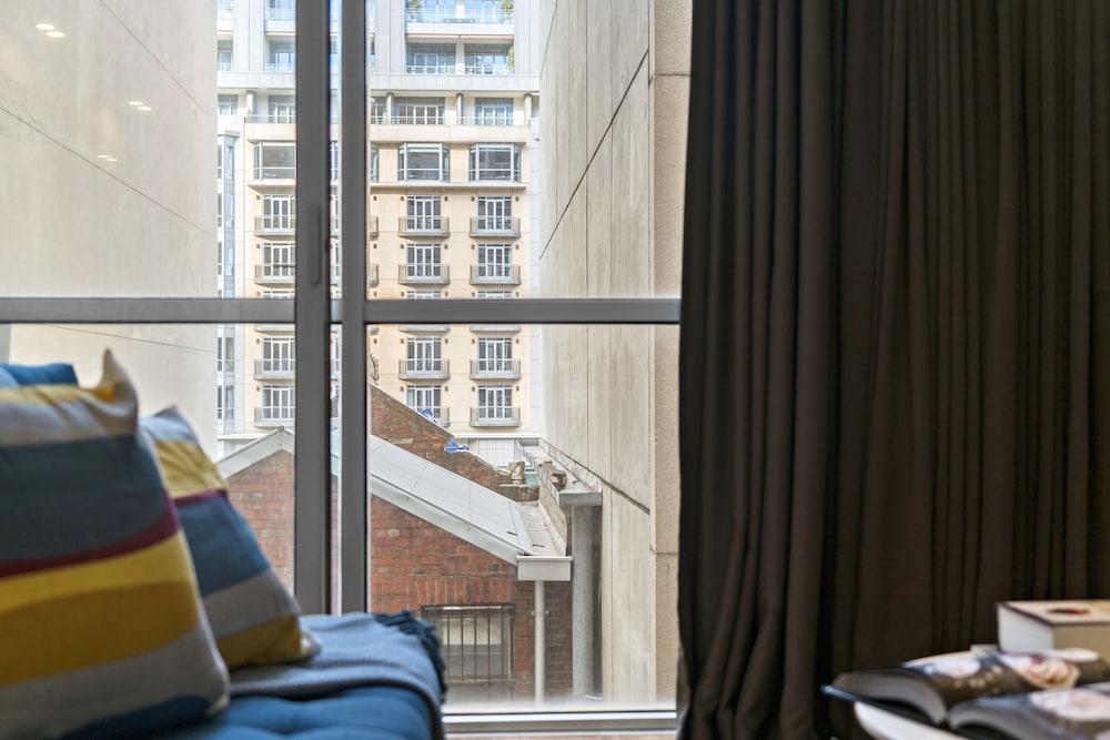 Kristina, 1BDR Melbourne Apartment