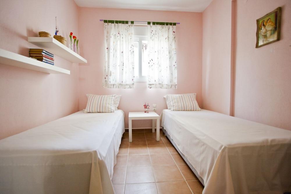 Dolotea Sea View House