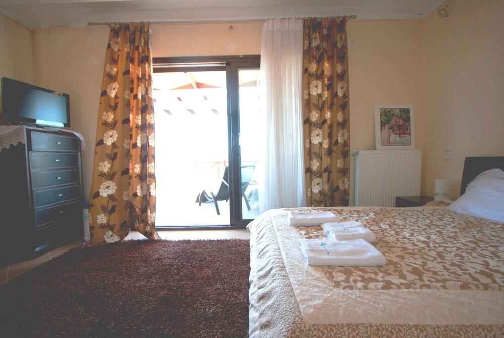 Nutsford Private Pool Villa