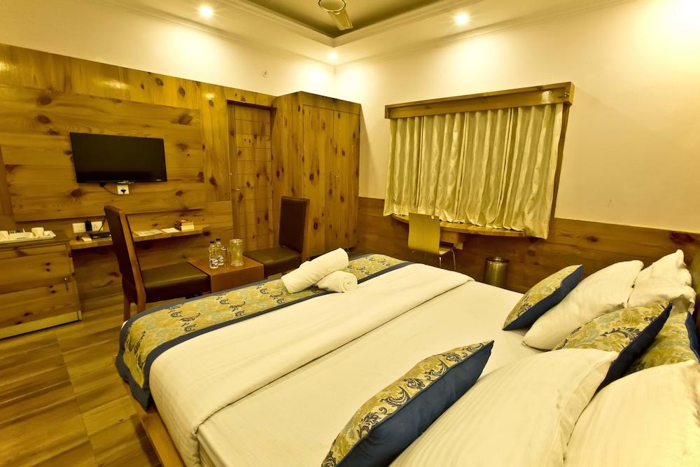 Quartz Himalayan Brothers