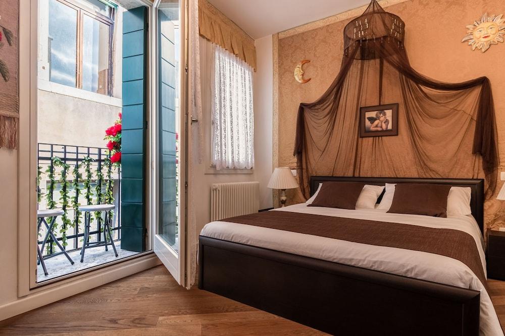 Doge's Pantheon & St. Mark School