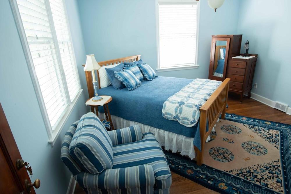 Valparaiso Inn Bed & Breakfast