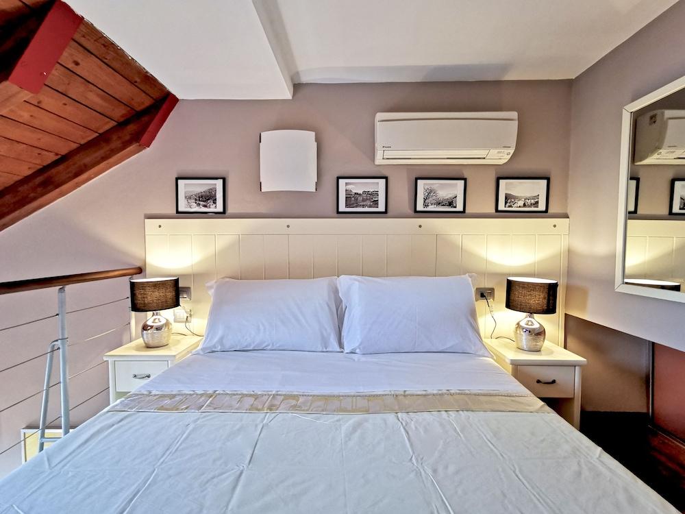 Luxury Cottage by Design Studio