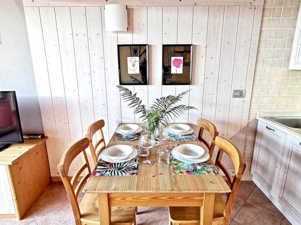 Luxury Cottage by Design Studio