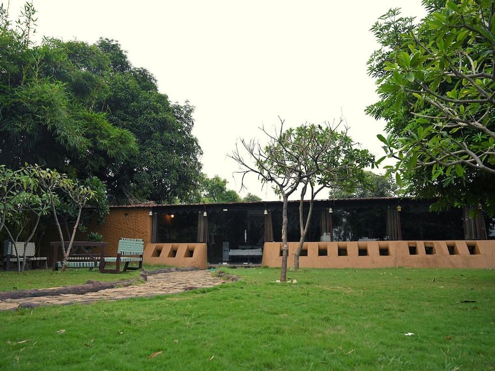 Karhandla Farm and Resort