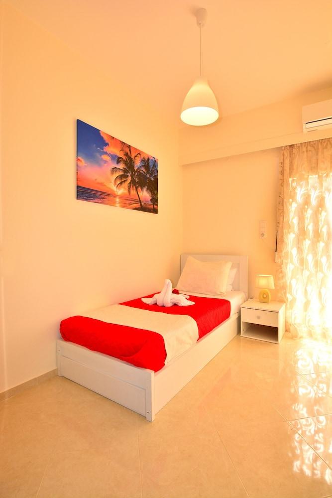 Luxury Suites in Stavromenos