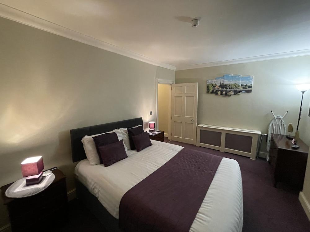 The Commercial Bar & Hotel