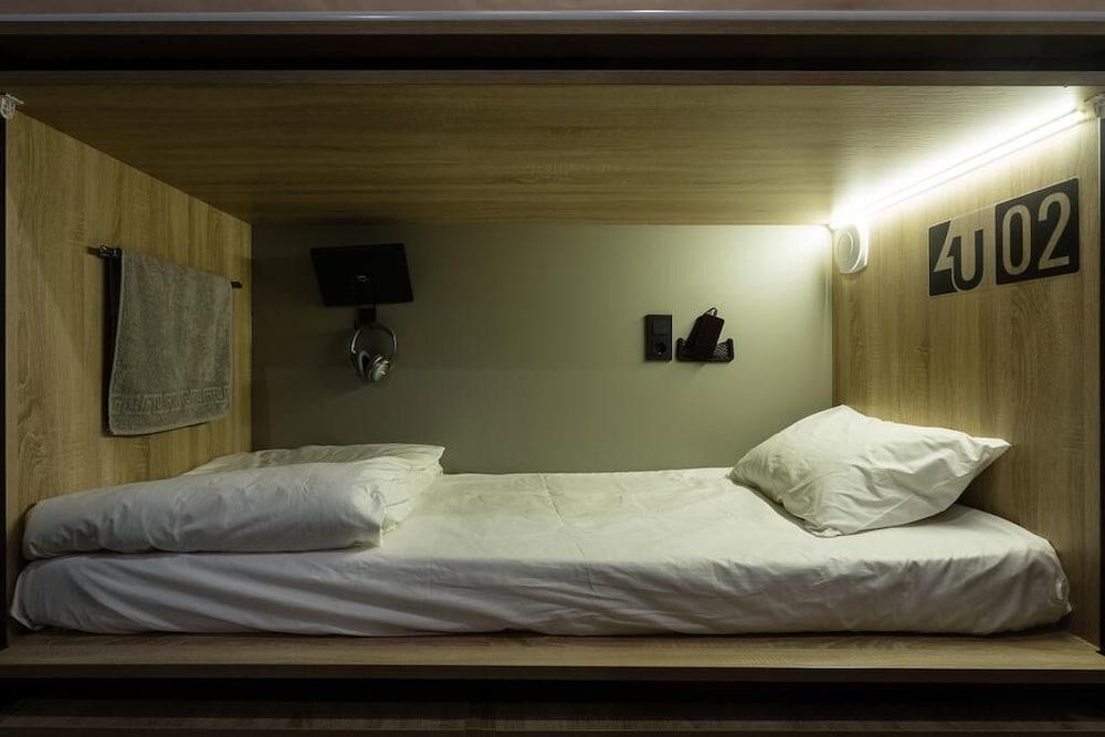 4U Capsule Hotel