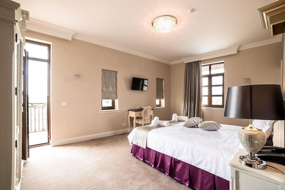 Frontier Europe Hotels Group