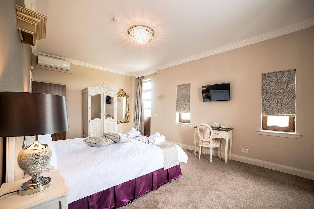 Frontier Europe Hotels Group