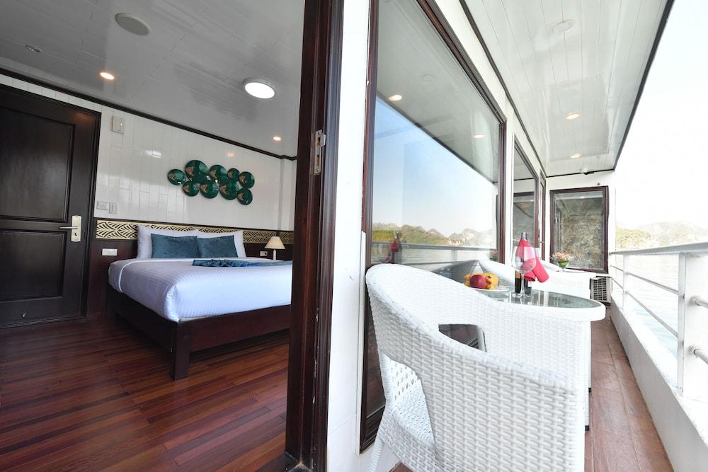 Halong Sapphire Cruise